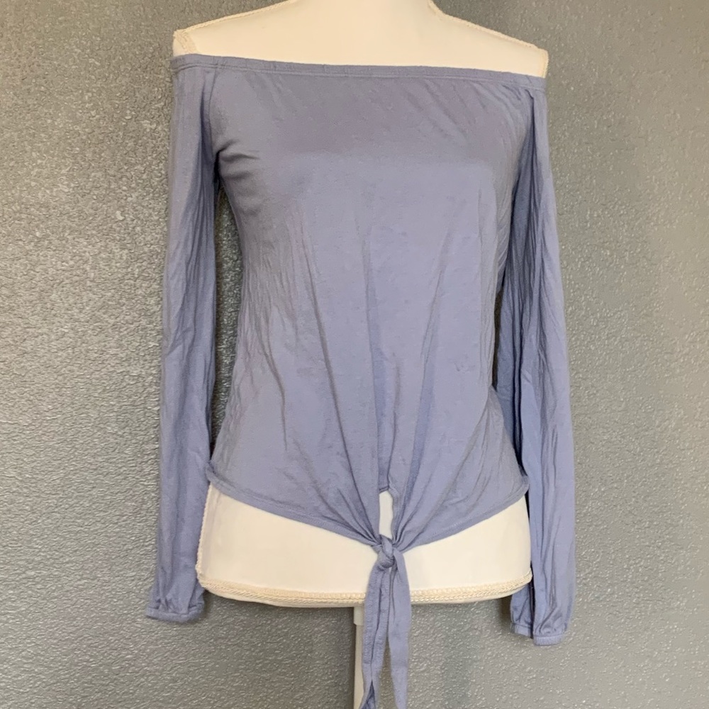 Off the shoulders shirt